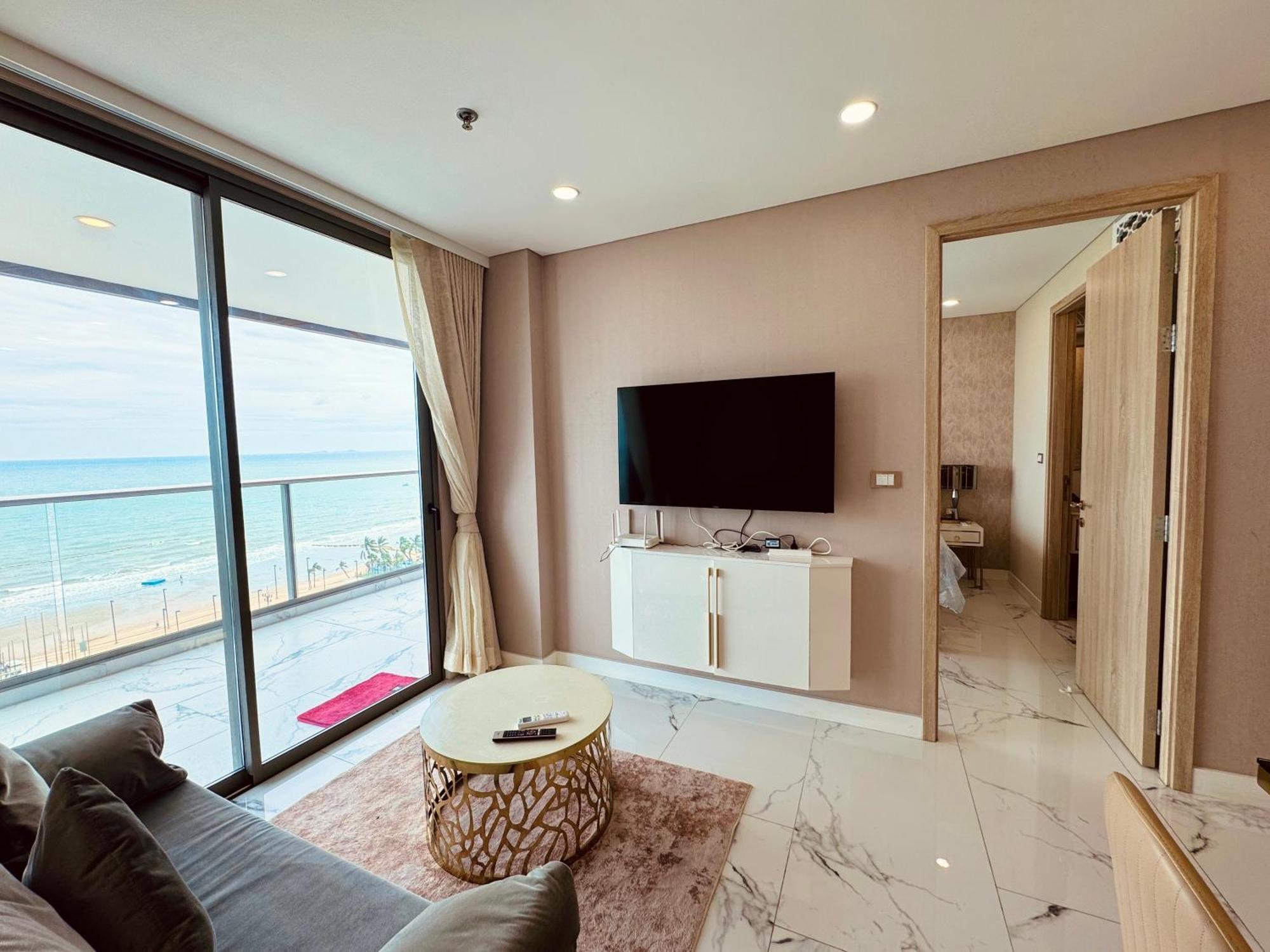 Copacabana & Sea View Apartment